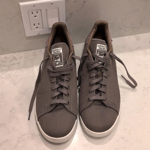 Adidas shoes for cheap - Picture 2 of 5